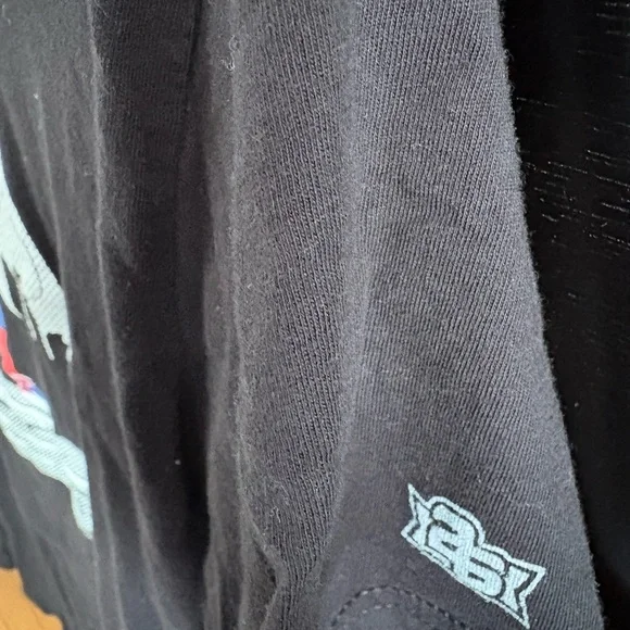 NEW LISTING ✨ Fun Buffalo Bills T-Shirt - Picture 4 of 4